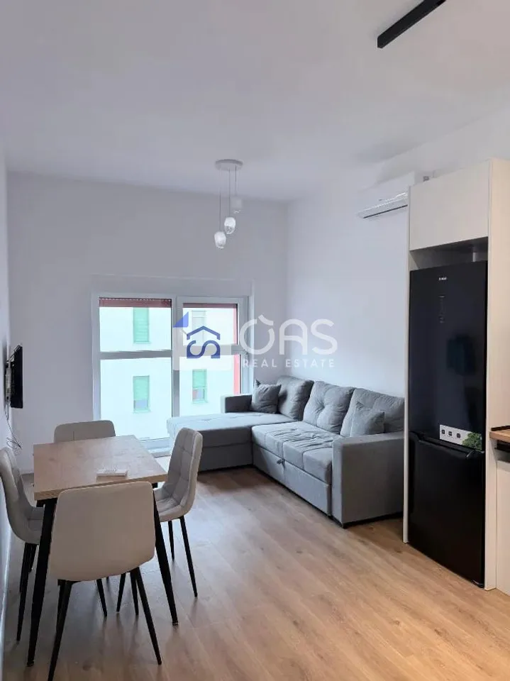 Apartament 1+1 me qera në Kaimi, Tiranë, 50 m². Foto 1 nga 4
