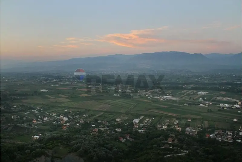 Terreno in vendita a Fushe Preze, Tirana, 4.600 m²