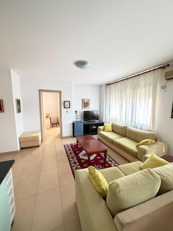 Appartamento 2+1 in affitto a Rruga e Bogdanëve, Tirana, 98 m²