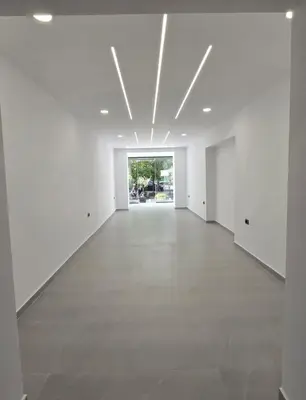 Shop for sale in Bulevardi Zhan D’Ark, Tirana, 52 m². Photo 1 of 4