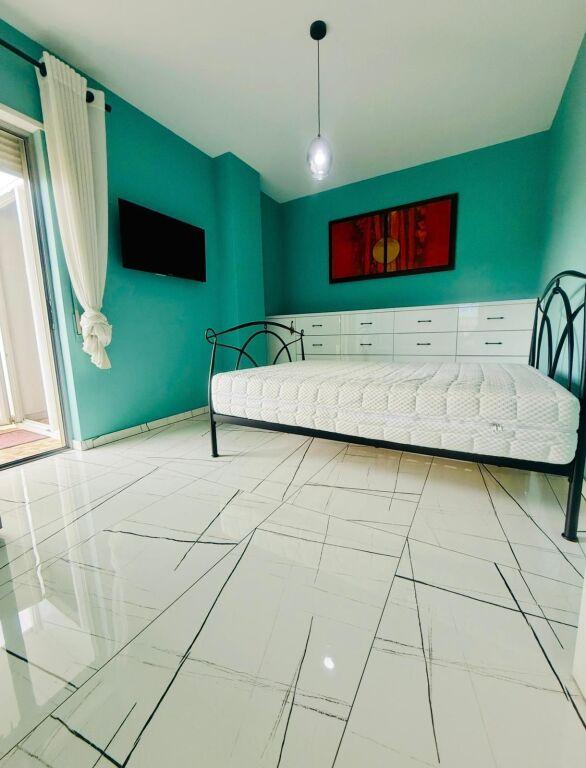 Apartament 2+1 me qera në Liqeni Thatë, Tiranë, 137 m². Foto 7 nga 9
