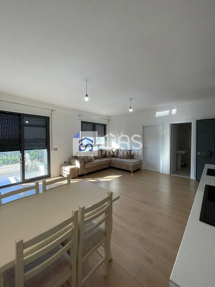 Apartament 1+1 me qera në Bulevardi i Ri, Tiranë, 65 m². Foto 1 nga 5