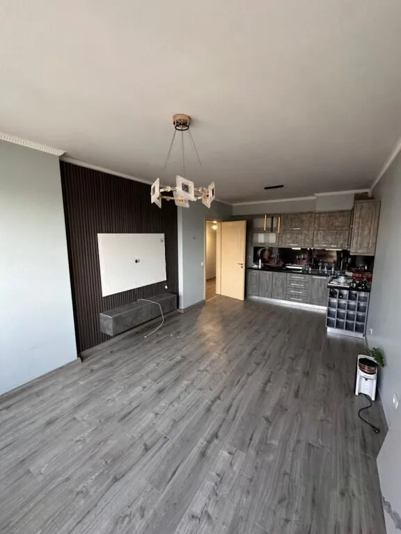 Apartament 2+1 në shitje në Kthesa e Kamzës, Tiranë, 105 m². Foto 1 nga 7