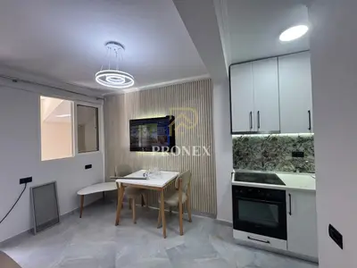 Apartament 1+1 me qera në Bulevardi Zhan D’Ark, Tiranë, 60 m². Foto 2 nga 8