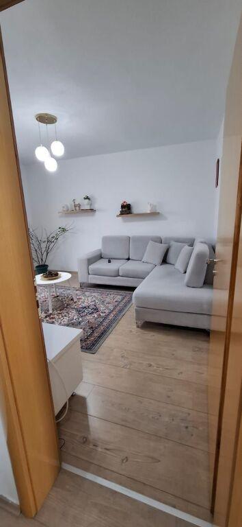 Apartament 1+1 në shitje në Rruga Kongresi i Manastirit, Tiranë, 52 m². Foto 2 nga 9