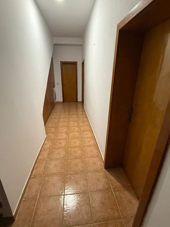Apartment 1+1 for rent in Rruga 5 Maji, Tirana, 75 m². Photo 2 of 3