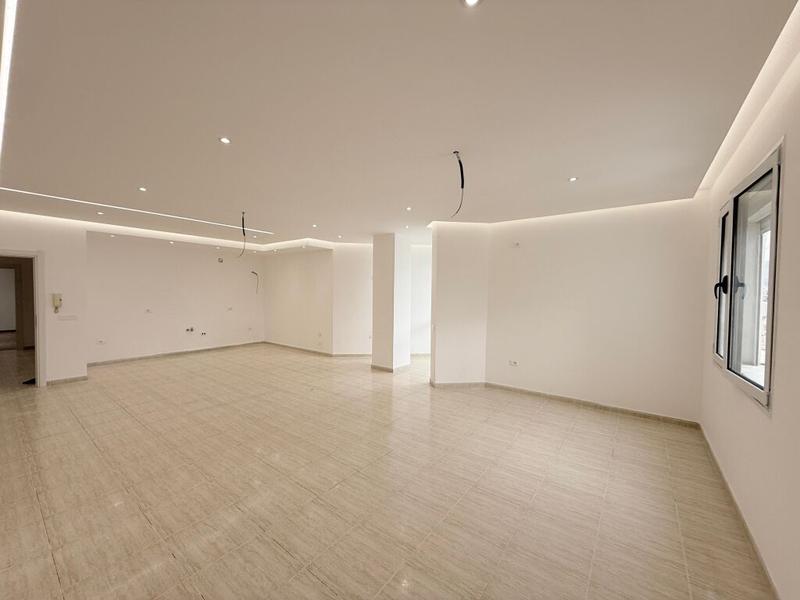 Ufficio in affitto a Rruga e Elbasanit, Tirana, 193 m²
