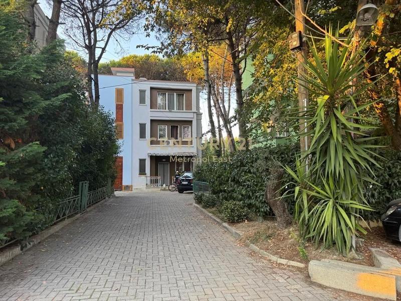 Villa in vendita a Qerret, Tirana, 229 m²