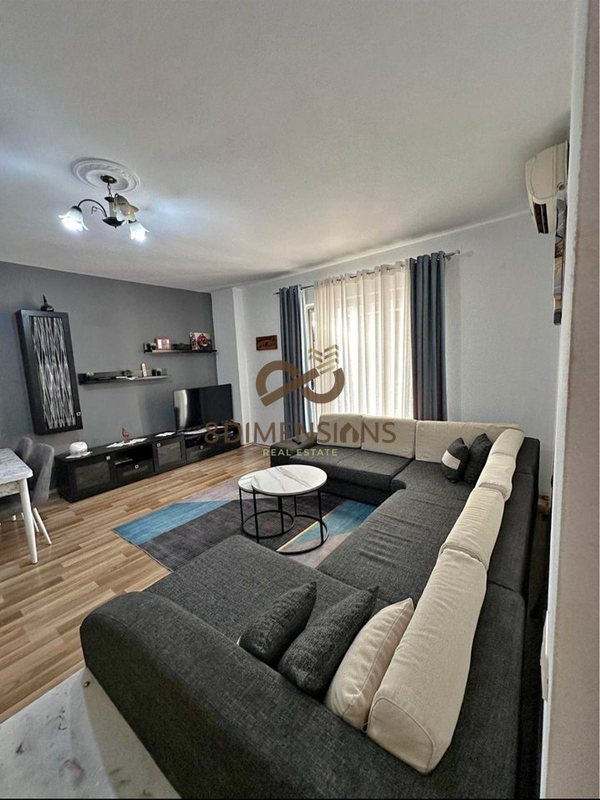 Appartamento 1+1 in vendita a Kthesa e Kamzës, Tirana, 71 m²