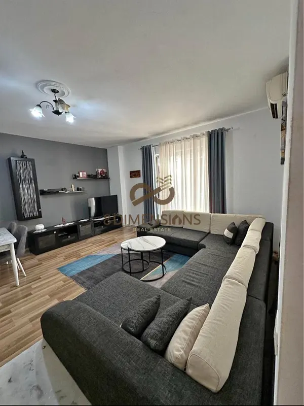 Appartamento 1+1 in vendita a Kthesa e Kamzës, Tirana, 71 m²