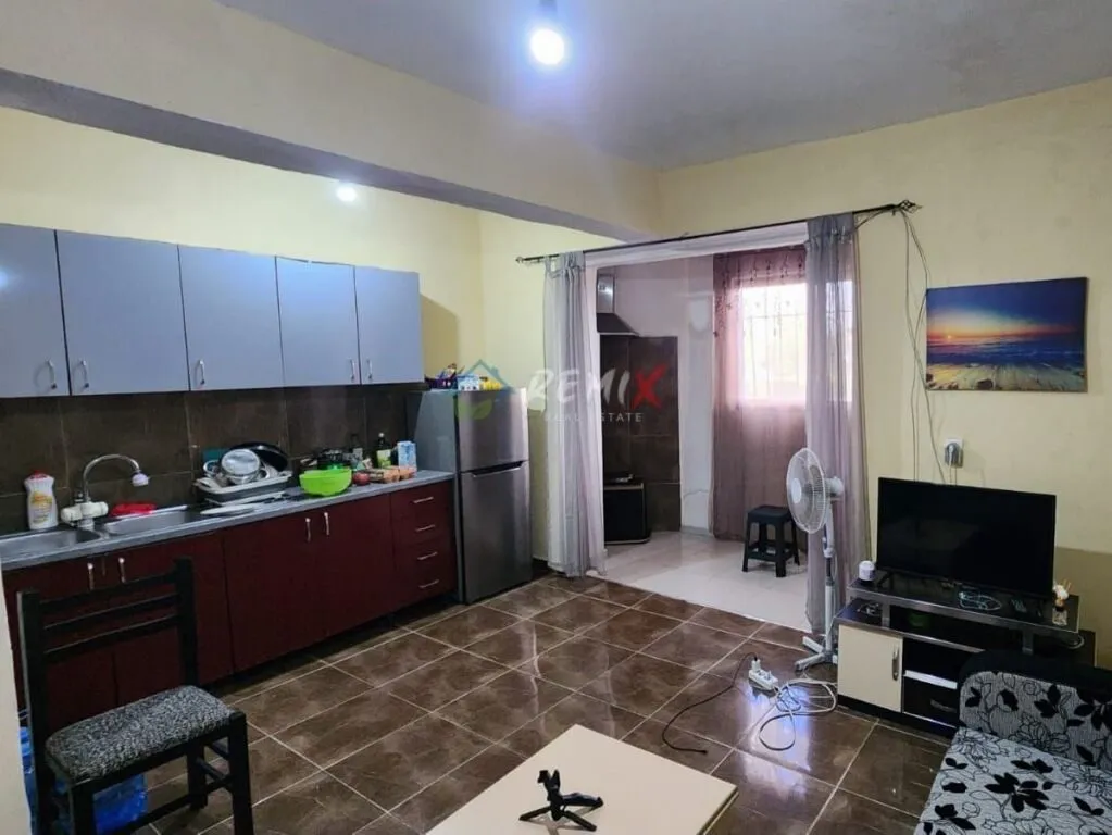 Apartament 2+1 nĂ« shitje nĂ« Rruga Kristo Sotiri, DurrĂ«s, 68 mÂČ. Foto 1 nga 9