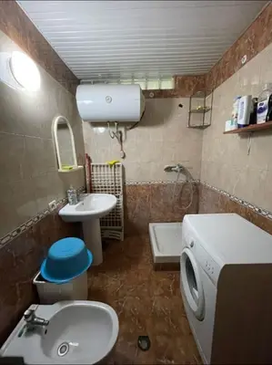Apartament 1+1 me qera në Rruga Him Kolli, Tiranë, 50 m². Foto 6 nga 9
