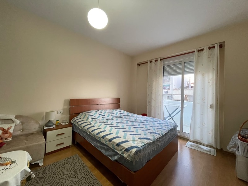 Apartment 1+1 for rent in 21 Dhjetori, Tirana, 85 m². Photo 4 of 4