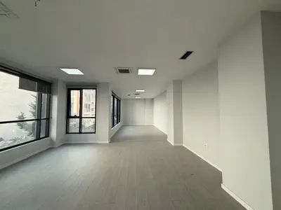 Commercial space for rent in Rruga Hoxha Tahsim, Tirana, 404 m². Photo 2 of 3