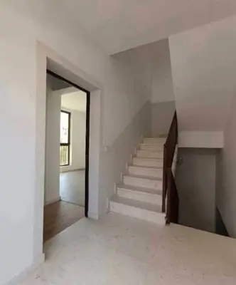 Vilë me qera në Rruga e Elbasanit, Tiranë, 360 m². Foto 4 nga 12
