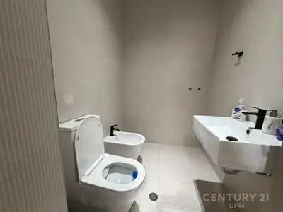 Apartament me qera në Blloku, Tiranë, 130 m². Foto 6 nga 8