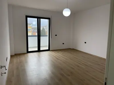 Apartament 2+1 në shitje në Farmacia 10, Tiranë, 139 m². Foto 4 nga 4