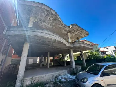 Vilë në shitje në Rruga Drejtesia, Durrës, 600 m². Foto 1 nga 2