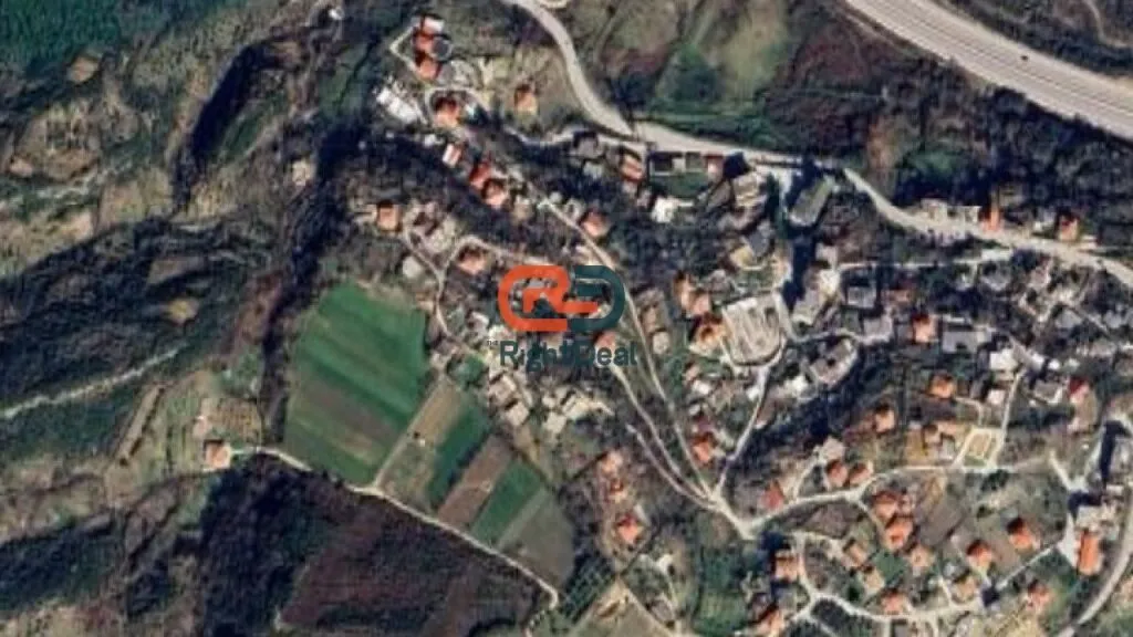 Land for sale in Ibë, Tirana, 4,857 m². Photo 1 of 1