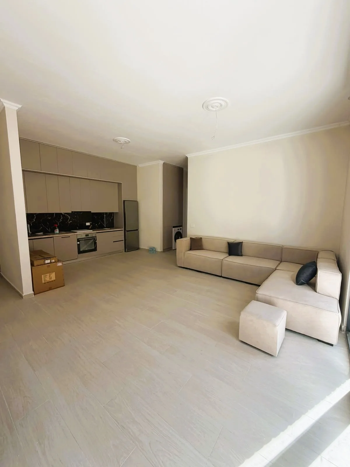 Appartamento 2+1 in affitto a Rruga e Kavajës, Tirana, 115 m². Foto 1 di 12
