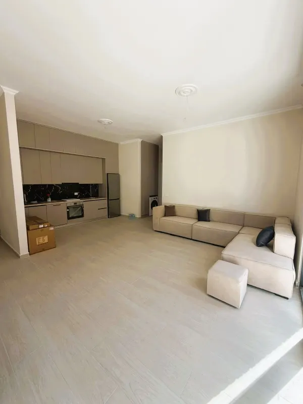 Appartamento 2+1 in affitto a Rruga e Kavajës, Tirana, 115 m²