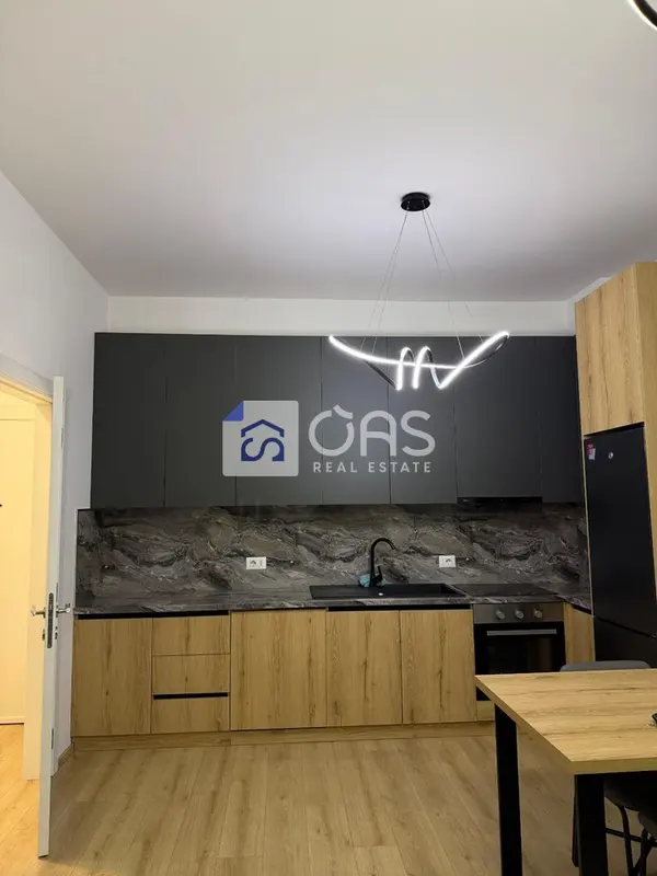 Appartamento 1+1 in affitto a Qsut, Tirana, 65 m²