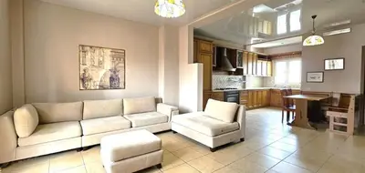 Apartament 2+1 me qera në Rruga e Durrësit, Tiranë, 120 m². Foto 2 nga 12