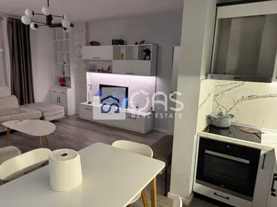 Apartament 2+1 me qera në Bulevardi Zogu I, Tiranë, 80 m². Foto 3 nga 12