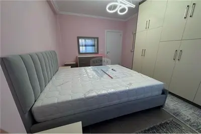 Apartament 2+1 me qera në Rruga Karl Gega, Tiranë, 100 m². Foto 6 nga 9