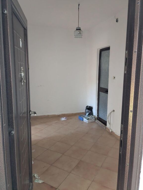 Apartment 1+1 for sale in Kombinat, Tirana, 63 m². Photo 2 of 3