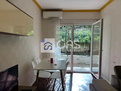 Apartament 2+1 me qera në Liqeni i Thatë, Tiranë, 140 m². Foto 2 nga 5