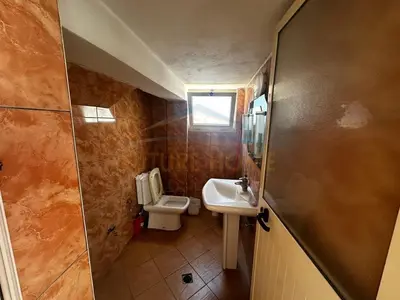 Ambient biznesi me qera në Rruga Hysen Kertusha, Durrës, 70 m². Foto 2 nga 4