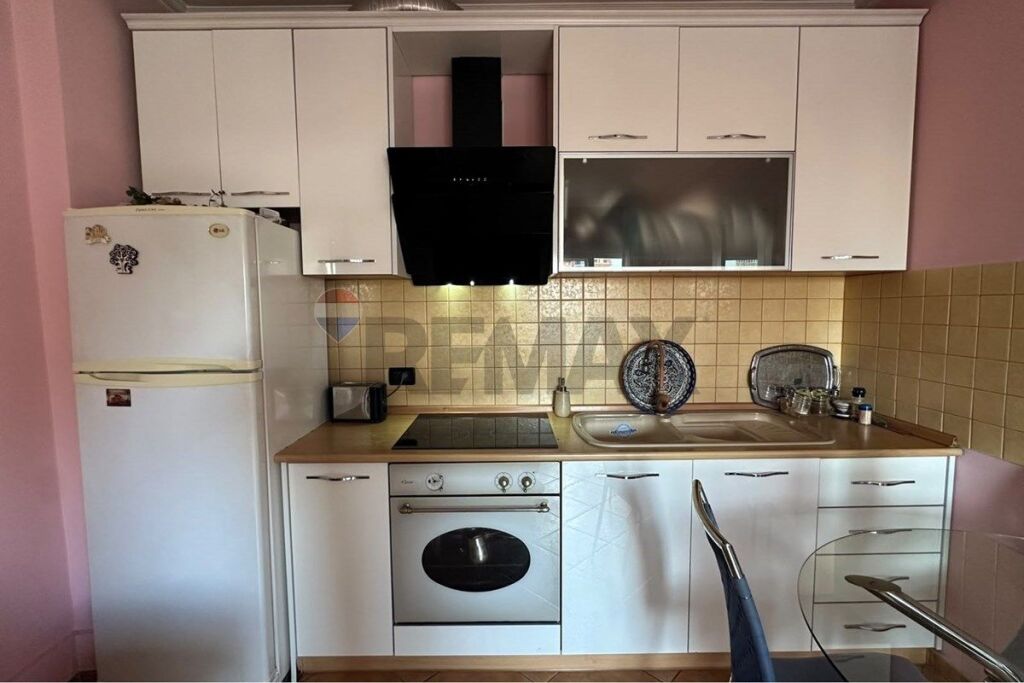 Apartment for rent in Myslym Shyri, Tirana, 70 m². Photo 3 of 3