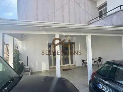 Negozio in affitto a Vasil Shanto, Tirana, 80 m². Foto 2 di 3