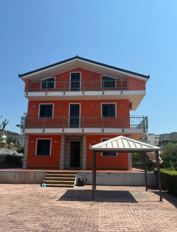 Vilë garsoniere në shitje në Marikaj, Tiranë, 300 m². Foto 2 nga 7