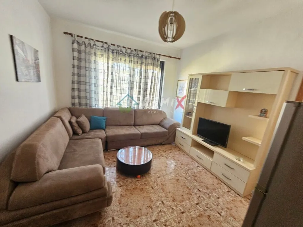 Apartament 1+1 nĂ« shitje nĂ« Rruga Adria, DurrĂ«s, 45 mÂČ. Foto 1 nga 9