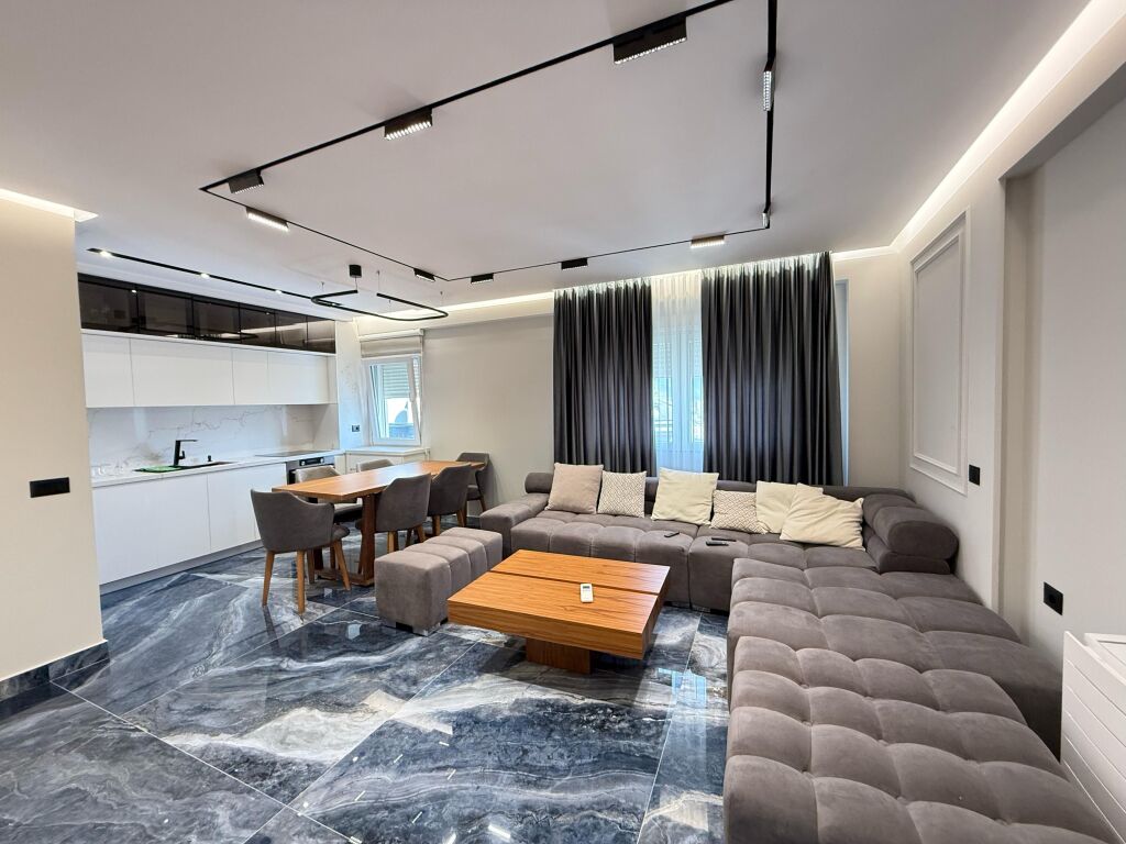 Apartment 2+1 for rent in Kopshti Botanik i Tiranës, Tirana, 115 m². Photo 1 of 3