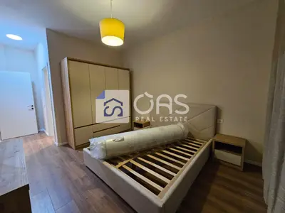 Apartament 2+1 me qera në Rruga 5 Maji, Tiranë, 100 m². Foto 3 nga 6