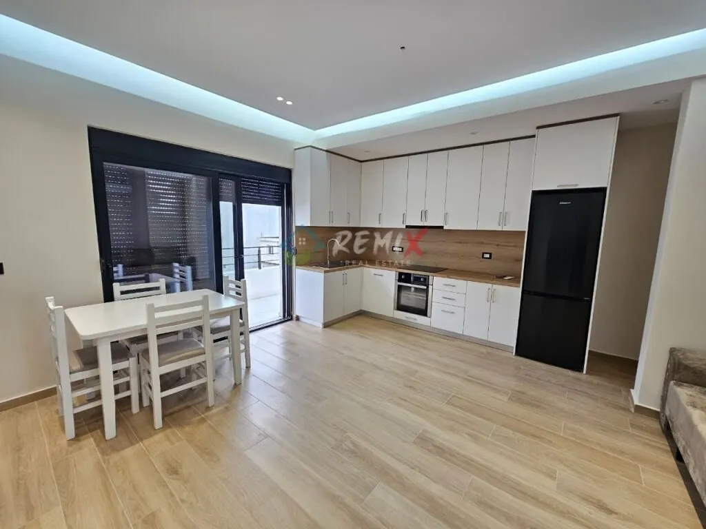 Apartament 1+1 me qera në Rruga Vellazerimi, Durrës, 60 m². Foto 1 nga 12