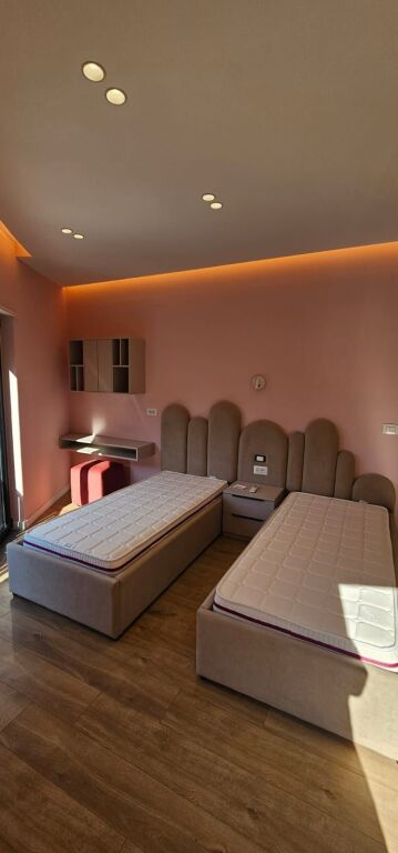 Apartment 2+1 for rent in Kodra e Diellit, Tirana, 100 m². Photo 2 of 3