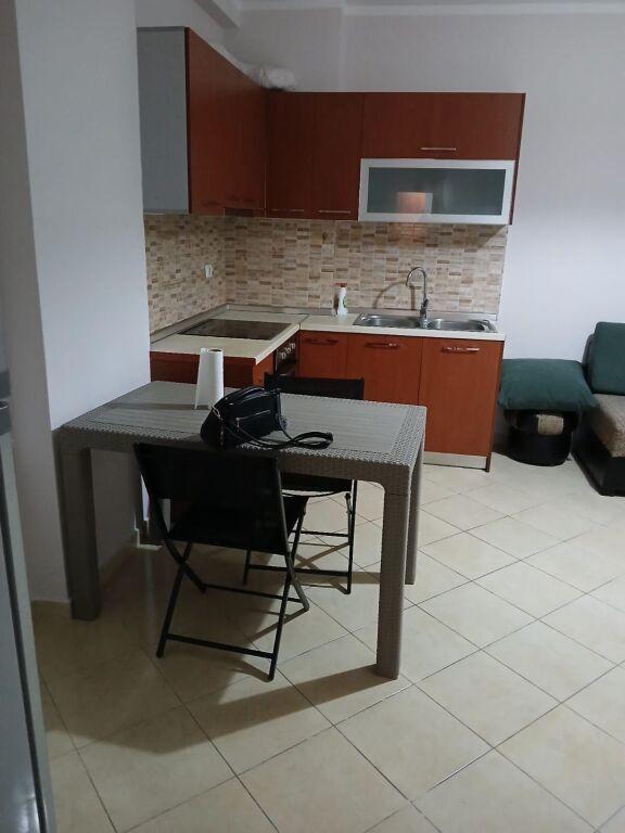 Apartament 1+1 me qera në Rruga Dervish Ali Dukati, Vlorë, 70 m². Foto 2 nga 7