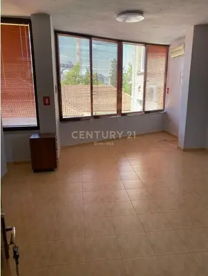 Zyrë me qera në Rruga Xhorxh Bush, Tiranë, 30 m². Foto 3 nga 3
