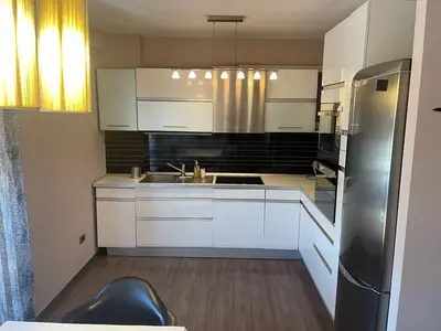 Apartament 2+1 me qera në Pallati me Shigjeta, Tiranë, 109 m². Foto 3 nga 10