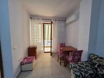 Apartament 1+1 me qera në Bulevardi Zogu I, Tiranë, 70 m². Foto 9 nga 11
