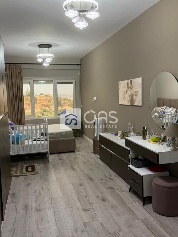 Apartament 3+1 në shitje në Kodra e Diellit, Tiranë, 241 m². Foto 3 nga 8