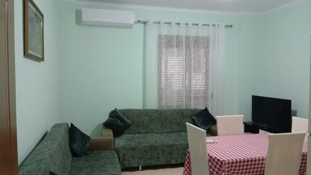 Villa 2+1 in affitto a Sauk, Tirana, 100 m². Foto 1 di 8
