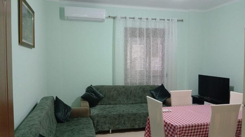 Villa 2+1 in affitto a Sauk, Tirana, 100 m²