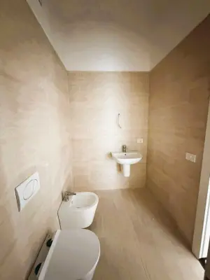 Appartamento 2+1 in affitto a Rruga e Kavajës, Tirana, 115 m². Foto 11 di 12