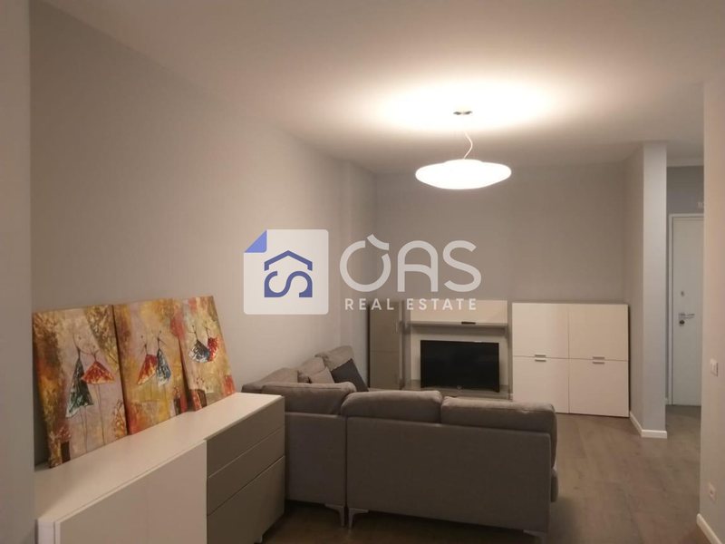 Zyrë 1+1 me qera në Blloku, Tiranë, 79 m². Foto 3 nga 7