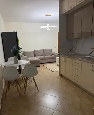 Apartament 1+1 me qera në Rruga Siri Kodra, Tiranë, 60 m². Foto 2 nga 7
